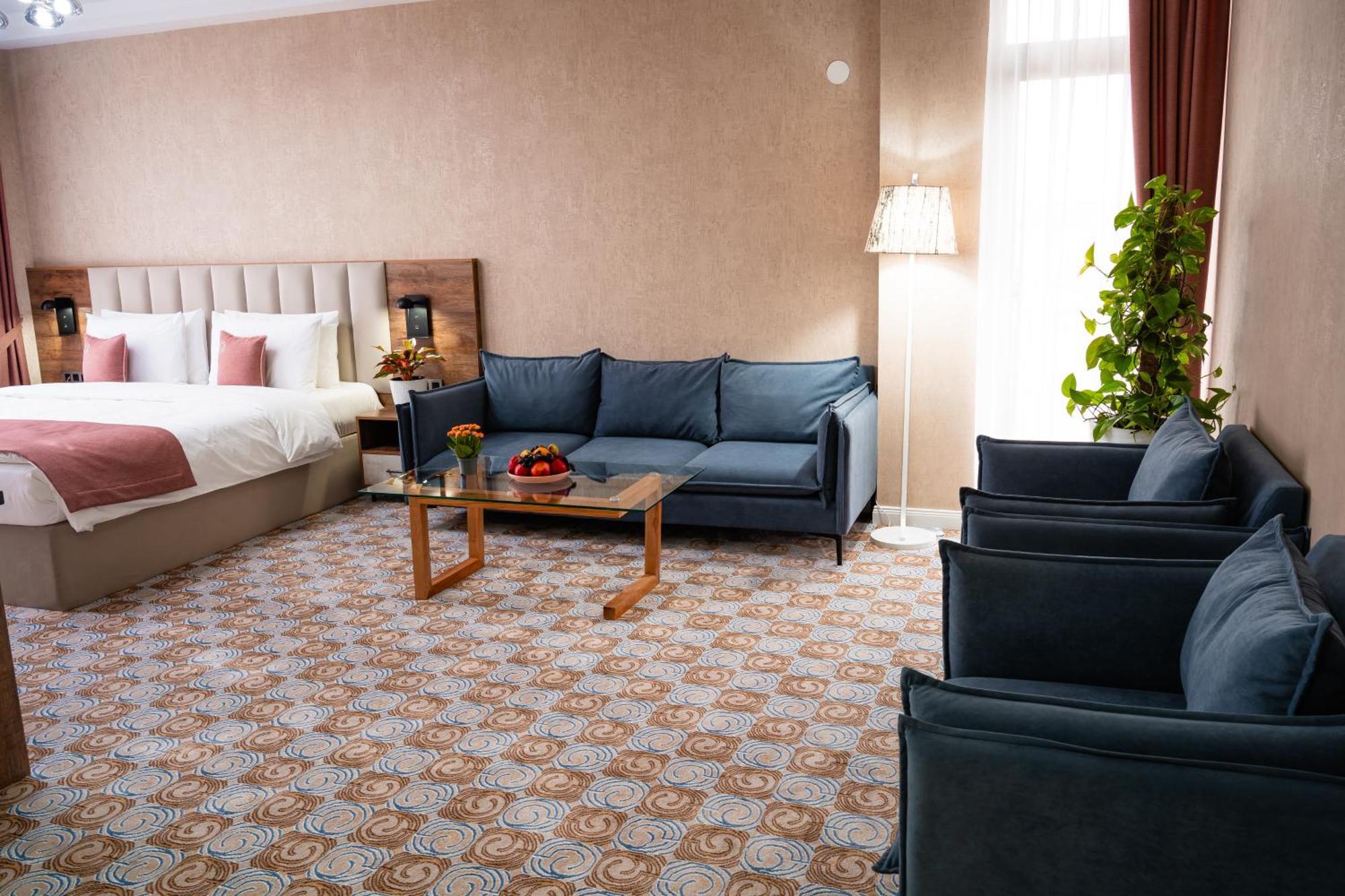 Cosmopolitan Hotel Shymkent Exterior photo